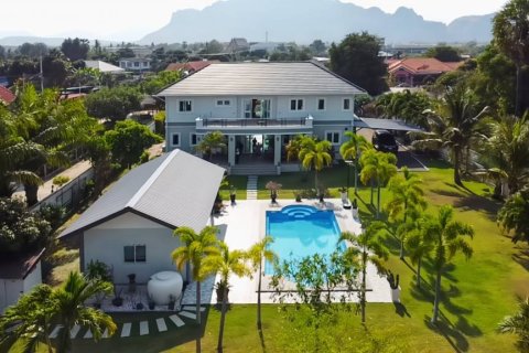 Villa in Cha-am, Thailand 7 bedrooms № 162313 - photo 4