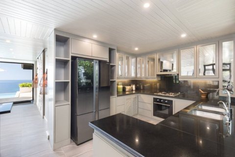 Villa in Bang Tao, Thailand 5 bedrooms № 162318 - photo 9