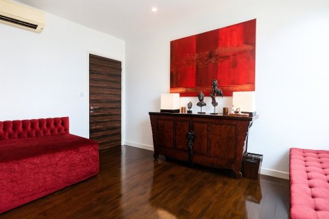 Condo in Khlong San, Bangkok, Thailand, 2 bedrooms № 155250 - photo 14