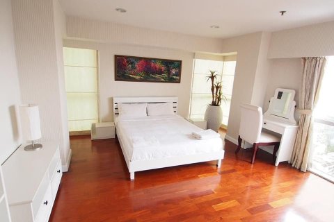 Condo in Watthana, Bangkok, Thailand, 4 bedrooms № 155252 - photo 11