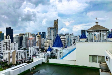 Condo in Watthana, Bangkok, Thailand, 4 bedrooms № 155252 - photo 2