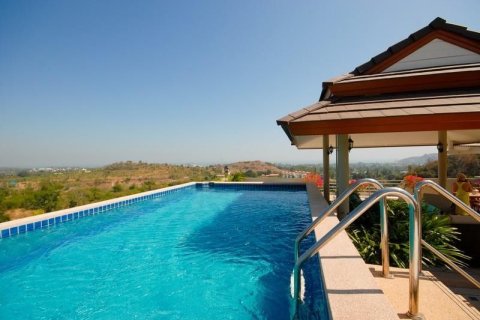 Condo in Hua Hin, Thailand, 3 bedrooms  № 173507