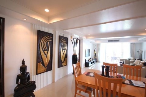 Condo in Hua Hin, Thailand, 3 bedrooms  № 173507 - photo 12