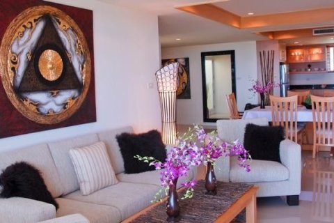 Condo in Hua Hin, Thailand, 3 bedrooms  № 173507 - photo 8