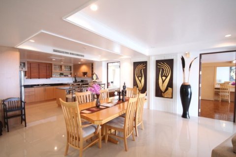 Condo in Hua Hin, Thailand, 3 bedrooms  № 173507 - photo 10