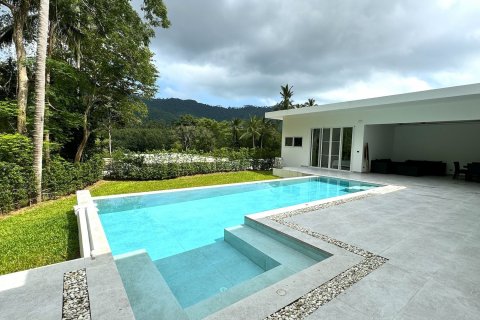 Villa in Ko Samui, Thailand 4 bedrooms № 140695 - photo 1