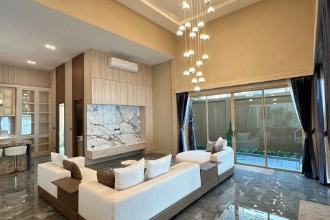 Maison à Pattaya, Thaïlande 4 chambres № 142782 - photo 2