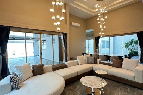 Maison à Pattaya, Thaïlande 4 chambres № 142782 - photo 1