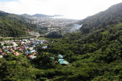 Land in Kathu, Thailand 6788 sq.m. № 151444 - photo 7