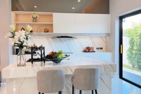 Maison à Bang Lamung, Thaïlande 5 chambres № 172392 - photo 8