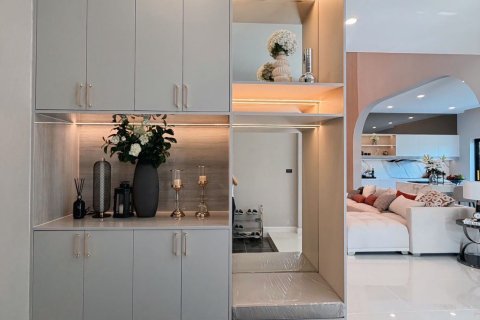 Maison à Bang Lamung, Thaïlande 5 chambres № 172392 - photo 10