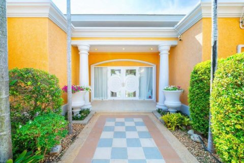 Maison à Pattaya, Thaïlande 4 chambres № 172394 - photo 5