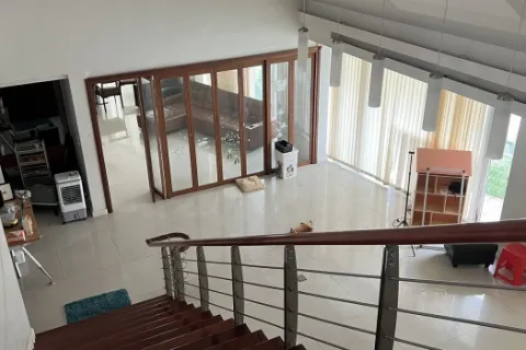 Haus in Phra Khanong, Bangkok, Thailand 5 Schlafzimmer № 215961 - Foto 3