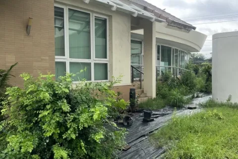 Haus in Phra Khanong, Bangkok, Thailand 5 Schlafzimmer № 215961 - Foto 4