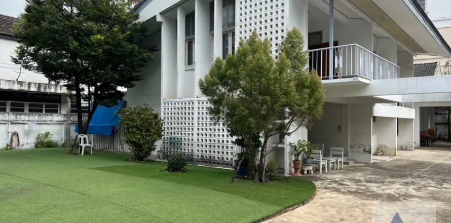 Haus in Watthana, Bangkok, Thailand 4 Schlafzimmer № 215956
