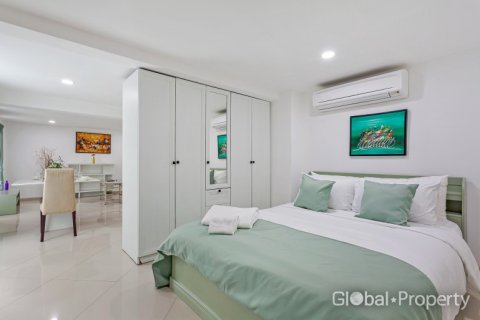 Propriété commerciale à Pattaya, Thaïlande 650 m2 № 177808 - photo 27