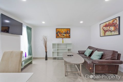 Propriété commerciale à Pattaya, Thaïlande 650 m2 № 177808 - photo 29