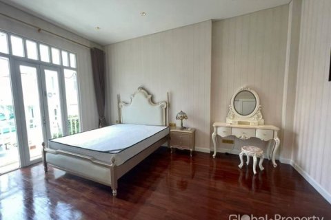 House in Pattaya, Thailand 3 bedrooms № 177807 - photo 4