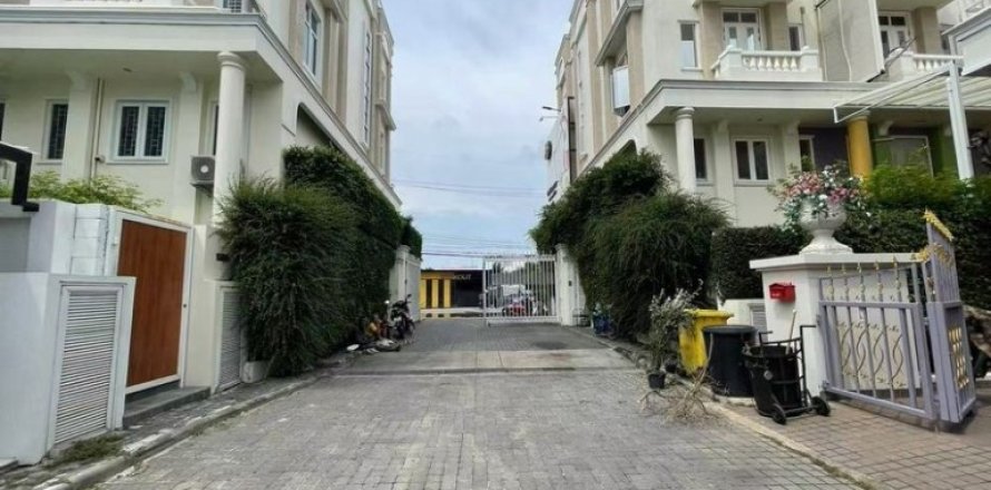 House in Pattaya, Thailand 3 bedrooms № 177807