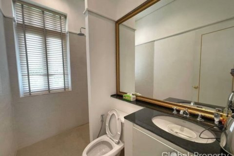 House in Pattaya, Thailand 3 bedrooms № 177807 - photo 16