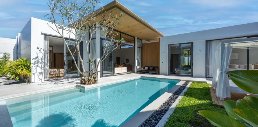 Villa in Phuket, Thailand 3 bedrooms № 152420