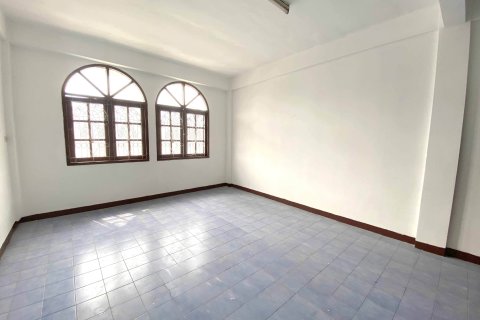 Townhouse in Nonthaburi, Thailand 6 bedrooms № 153488 - photo 6