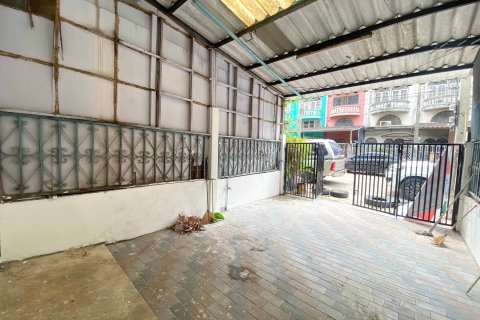 Townhouse in Nonthaburi, Thailand 6 bedrooms № 153488 - photo 17
