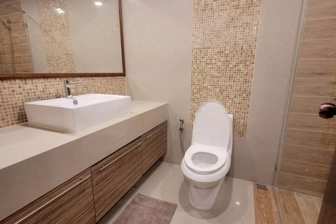 Condo in Bangkok, Thailand, 2 bedrooms № 200271 - photo 15