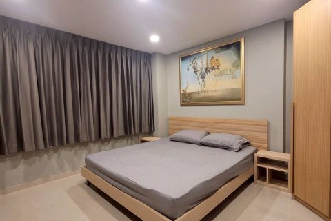 Condo in Bangkok, Thailand, 2 bedrooms № 200271 - photo 11