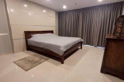 Condo in Bangkok, Thailand, 2 bedrooms № 200271 - photo 8