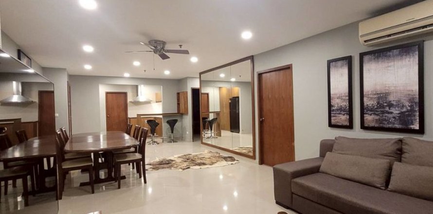 Condo in Bangkok, Thailand, 2 bedrooms № 200271
