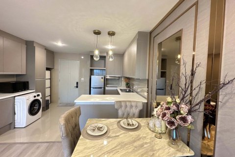 Кондоминиум с 2 спальнями в Бангкоке, Таиланд № 155957 - фото 2