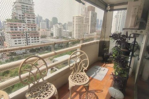 Condo in Watthana, Bangkok, Thailand, 3 bedrooms  № 136895 - photo 4