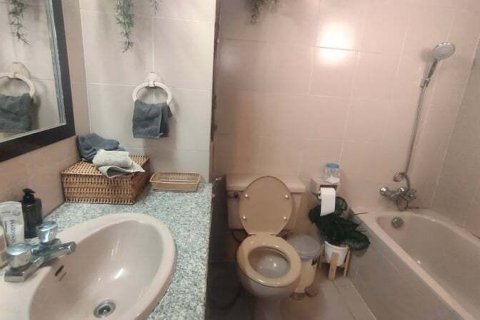 Condo in Watthana, Bangkok, Thailand, 3 bedrooms  № 136895 - photo 13