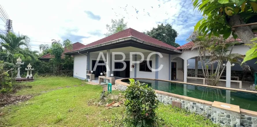 Casa de 4 dormitorios en Pattaya, Tailandia № 211845