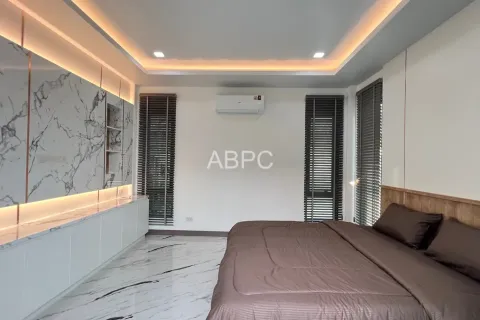 Casa de 3 dormitorios en Pattaya, Tailandia № 211842 - foto 11