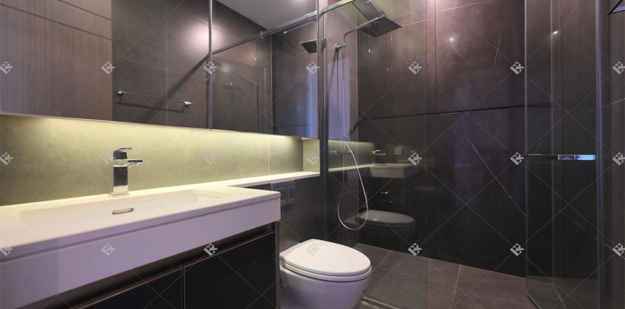 Condo in Bangkok, Thailand, 2 bedrooms  № 191012