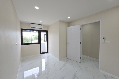 Кондоминиум с 2 спальнями в Сатхоне, Бангкок, Таиланд № 151328 - фото 12