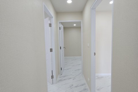 Кондоминиум с 2 спальнями в Сатхоне, Бангкок, Таиланд № 151328 - фото 9