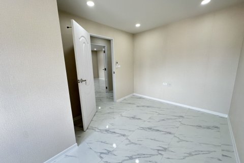 Кондоминиум с 2 спальнями в Сатхоне, Бангкок, Таиланд № 151328 - фото 16