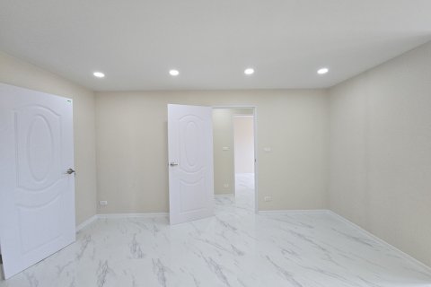 Кондоминиум с 2 спальнями в Сатхоне, Бангкок, Таиланд № 151328 - фото 15