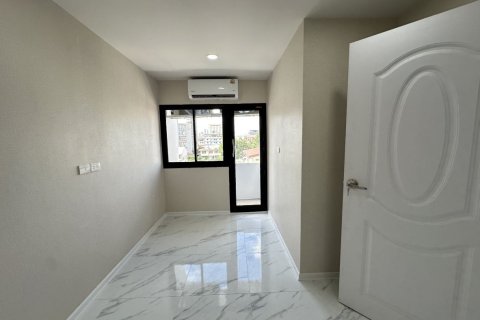 Кондоминиум с 2 спальнями в Сатхоне, Бангкок, Таиланд № 151328 - фото 3