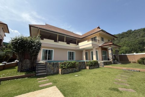 Вилла в Хуа Хине, Таиланд с 3 спальнями  № 151332 - фото 1