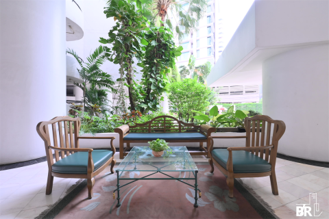 Condo in Bangkok, Thailand, 3 bedrooms  № 189866 - photo 9