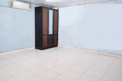 House in Bangkok, Thailand 4 bedrooms № 189247