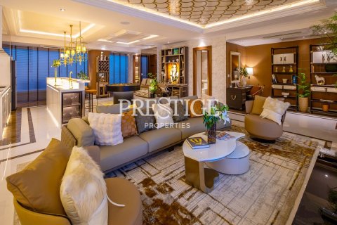 Condo in Pattaya, Thailand, 3 bedrooms № 197489 - photo 2