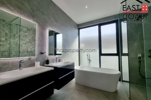 Casa de 6 dormitorios en Pattaya, Tailandia № 213152 - foto 19