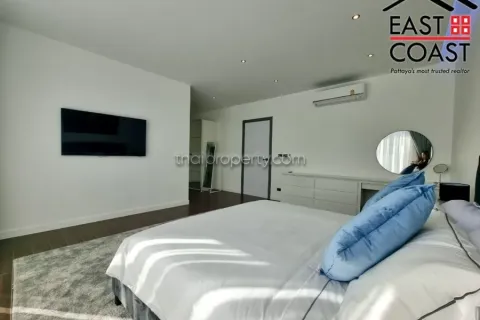 Casa de 6 dormitorios en Pattaya, Tailandia № 213152 - foto 17