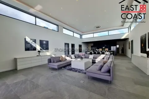 Casa de 6 dormitorios en Pattaya, Tailandia № 213152 - foto 3