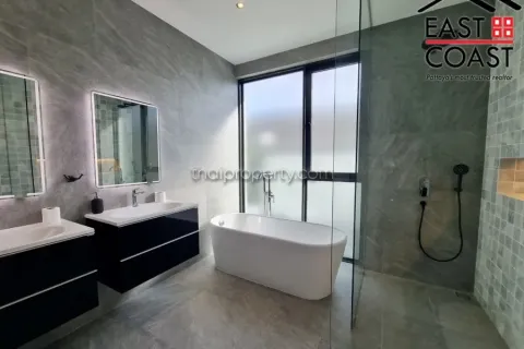 Casa de 6 dormitorios en Pattaya, Tailandia № 213152 - foto 13